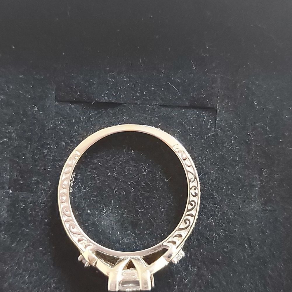 925 Sterling Silver Celtic Ring - Picture 3 of 8
